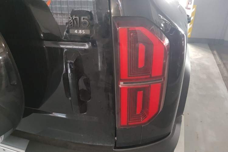 Used Formula Leopard 5 2023 Explore Edition Right Rear Taillight