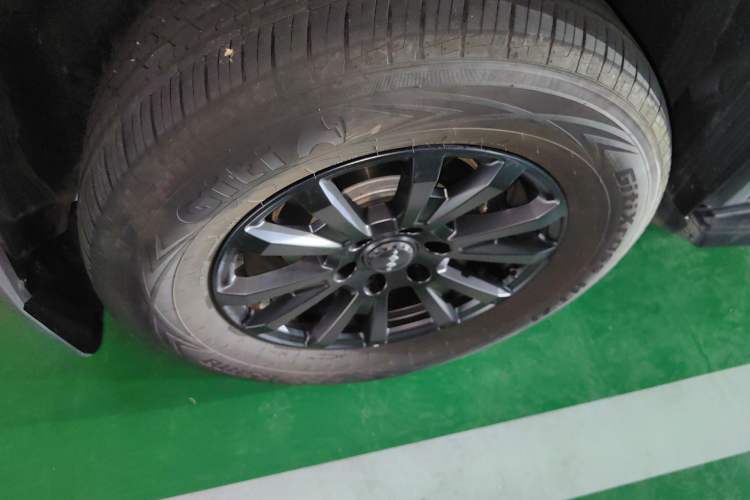 Used Formula Leopard 5 2023 Navigator Edition Right Rear Wheel Hub