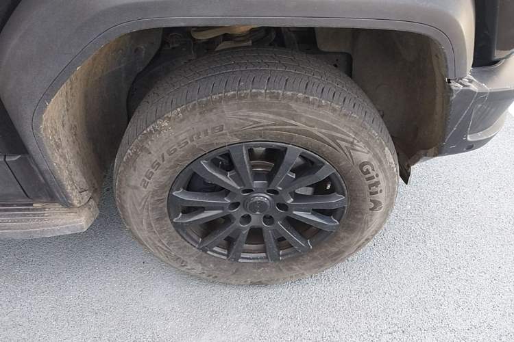 Used Formula Leopard 5 2023 Navigator Edition Right Rear Wheel Hub