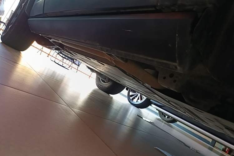 Used Formula Leopard 5 2023 Cloud Ride Flagship Edition Right Side Sill