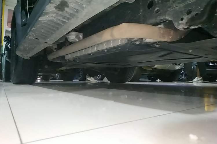 Used Formula Leopard 5 2023 Explore Edition Right Side Sill