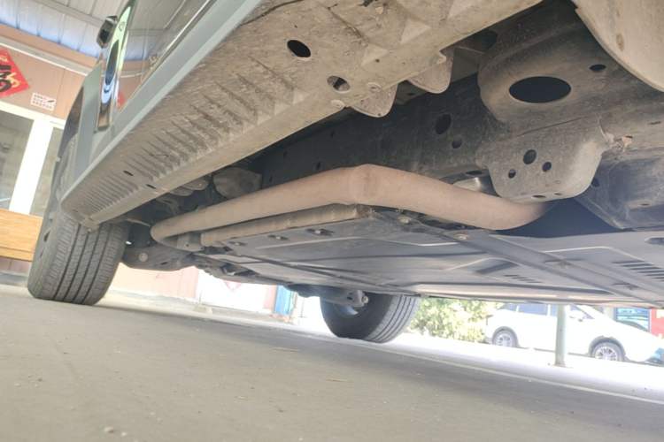 Used Formula Leopard 5 2023 Explore Edition Right Side Sill