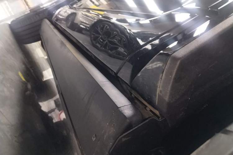 Used Formula Leopard 5 2023 Cloud Ride Flagship Edition Right Side Sill