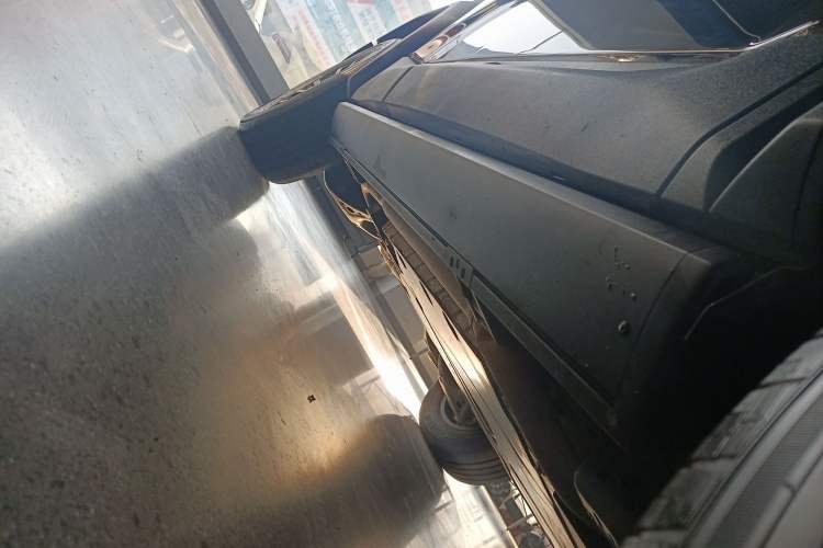 Used Formula Leopard 5 2023 Explore Edition Right Side Sill