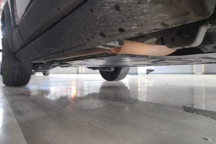 Used Formula Leopard 5 2023 Explore Edition Right Side Sill