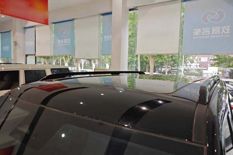 Used Formula Leopard 5 2023 Navigator Edition Roof