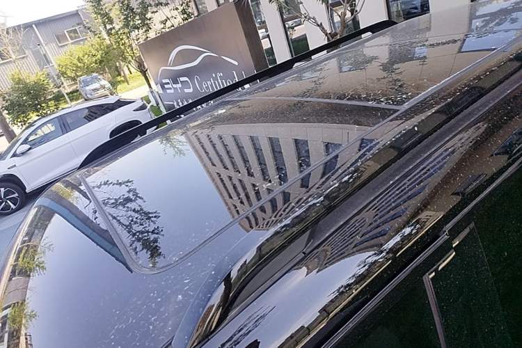 Used Formula Leopard 5 2023 Navigator Edition Roof