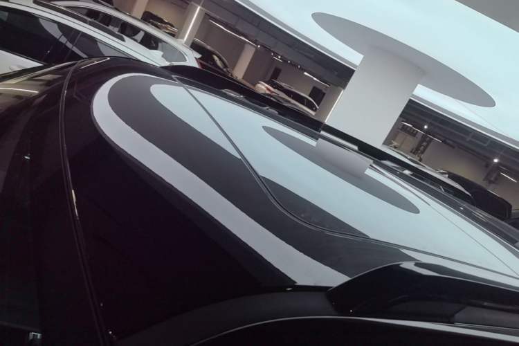 Used Formula Leopard 5 2023 Navigator Edition Roof