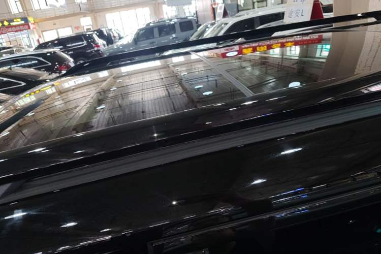 Used Formula Leopard 5 2023 Navigator Edition Roof