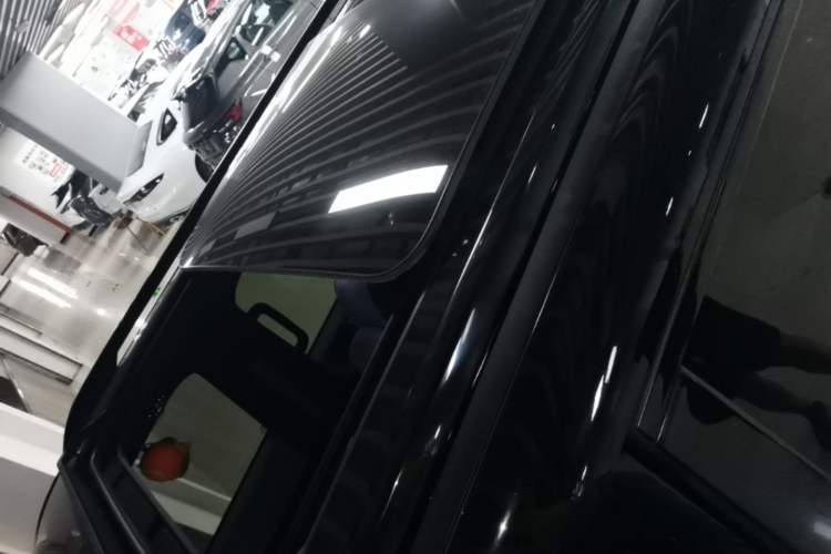 Used Formula Leopard 5 2023 Navigator Edition Roof