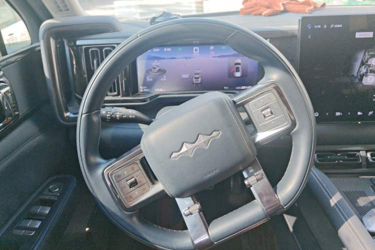 Used Formula Leopard 5 2023 Navigator Edition Steering Wheel