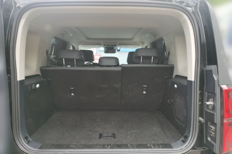 Used Formula Leopard 5 2023 Explore Edition Trunk