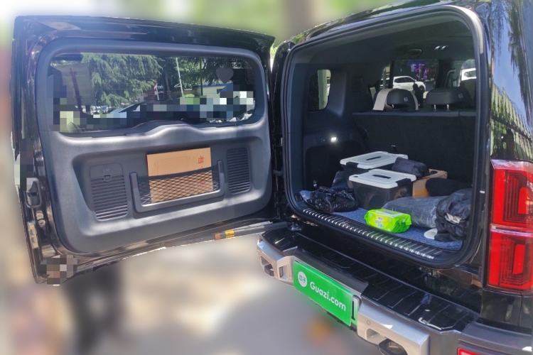 Used Formula Leopard 5 2023 Cloud Ride Flagship Edition Trunk