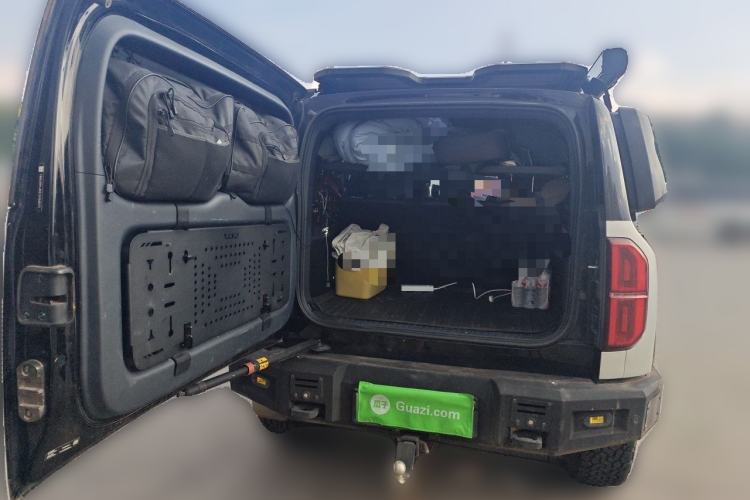 Used Formula Leopard 5 2023 Navigator Edition Trunk