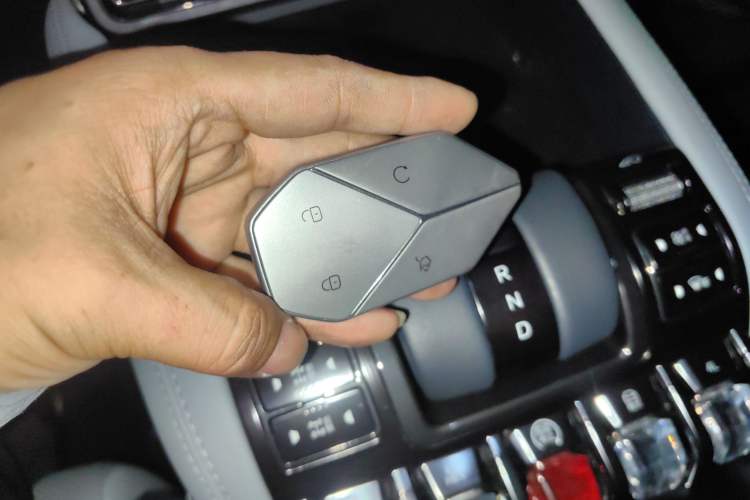Used Formula Leopard 5 2023 Navigator Edition Vehicle Key
