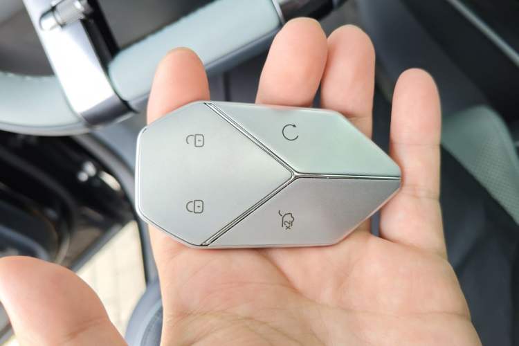 Used Formula Leopard 5 2023 Navigator Edition Vehicle Key