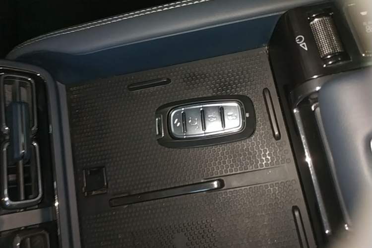 Used Formula Leopard 5 2023 Navigator Edition Vehicle Key