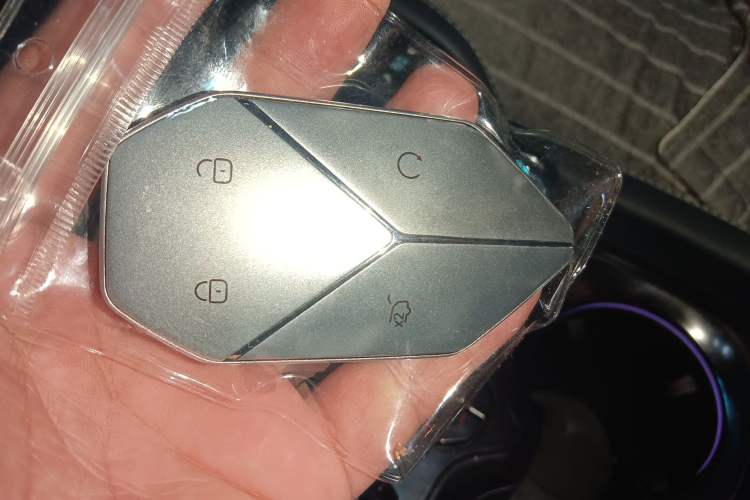 Used Formula Leopard 5 2023 Navigator Edition Vehicle Key