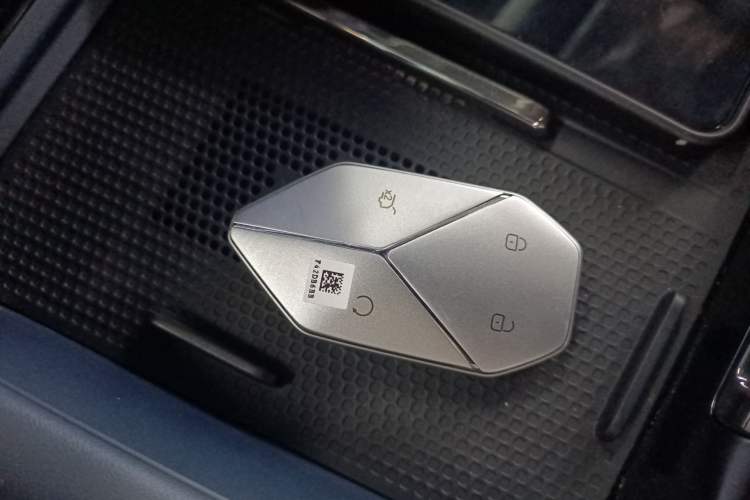 Used Formula Leopard 5 2023 Explore Edition Vehicle Key