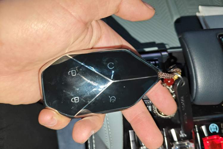 Used Formula Leopard 5 2023 Navigator Edition Vehicle Key
