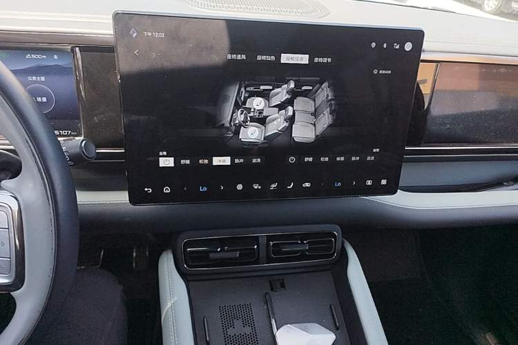 Used Formula Leopard 5 2023 Navigator Edition Audio And AC Panel