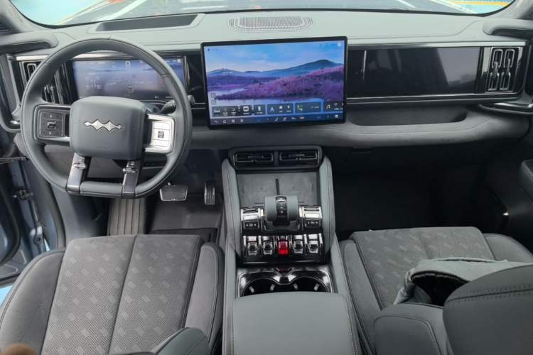 Used Formula Leopard 5 2023 Cloud Ride Flagship Edition Center Console