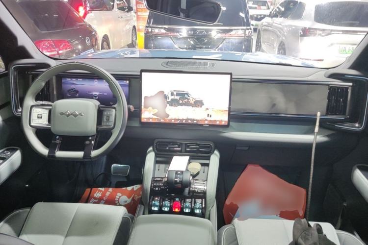 Used Formula Leopard 5 2023 Explore Edition Center Console