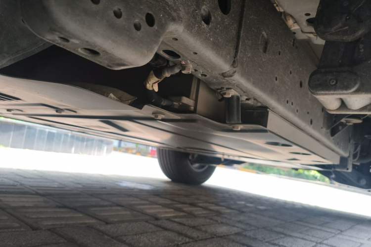 Used Formula Leopard 5 2023 Navigator Edition Chassis Front Left
