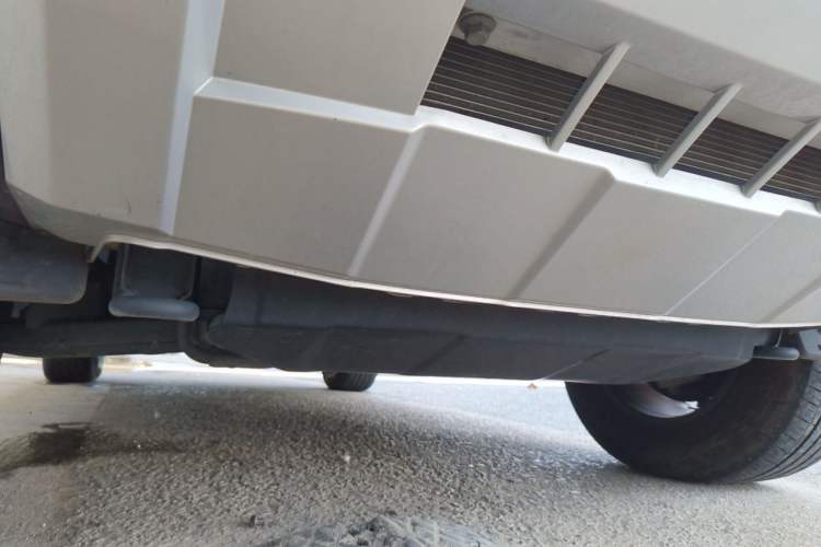 Used Formula Leopard 5 2023 Navigator Edition Chassis Front