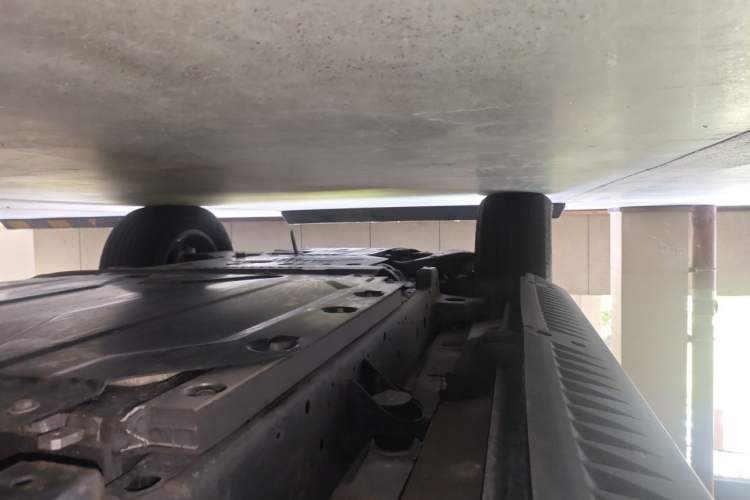 Used Formula Leopard 5 2023 Navigator Edition Chassis Rear Left