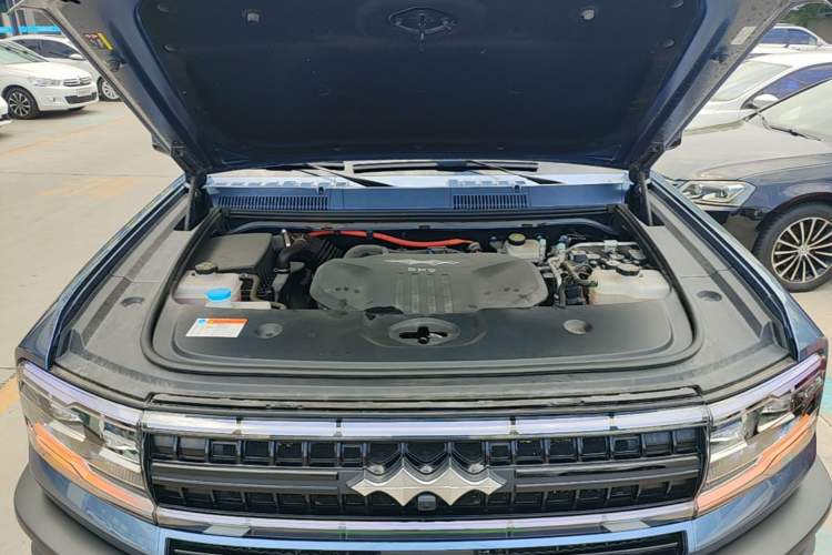 Used Formula Leopard 5 2023 Cloud Ride Flagship Edition Engine Bay