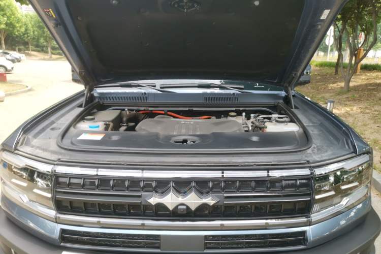 Used Formula Leopard 5 2023 Cloud Ride Flagship Edition Engine Bay
