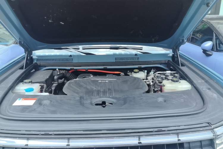 Used Formula Leopard 5 2023 Navigator Edition Engine Bay