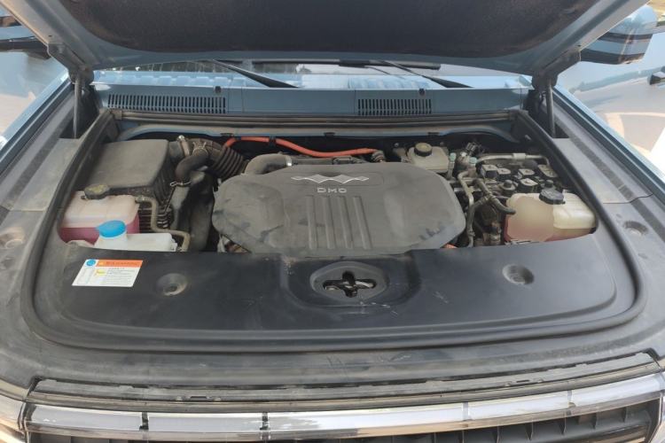 Used Formula Leopard 5 2023 Navigator Edition Engine Bay