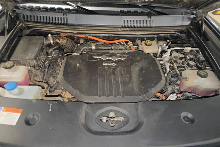 Used Formula Leopard 5 2023 Cloud Ride Flagship Edition Engine Bay