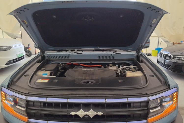 Used Formula Leopard 5 2023 Explore Edition Engine Bay