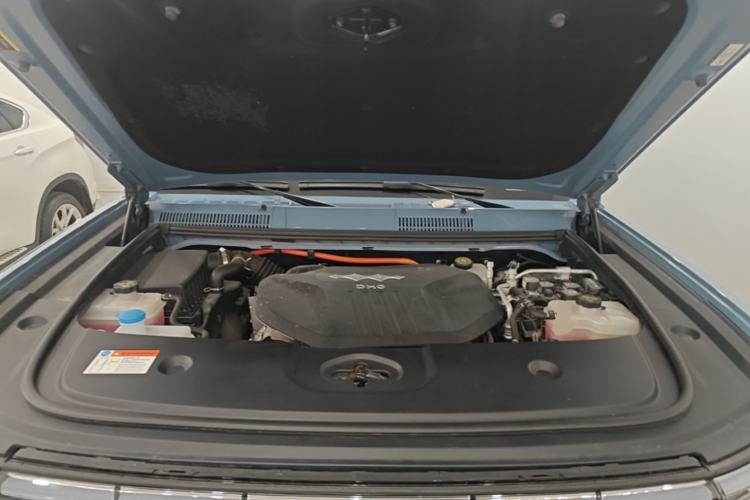 Used Formula Leopard 5 2023 Navigator Edition Engine Bay