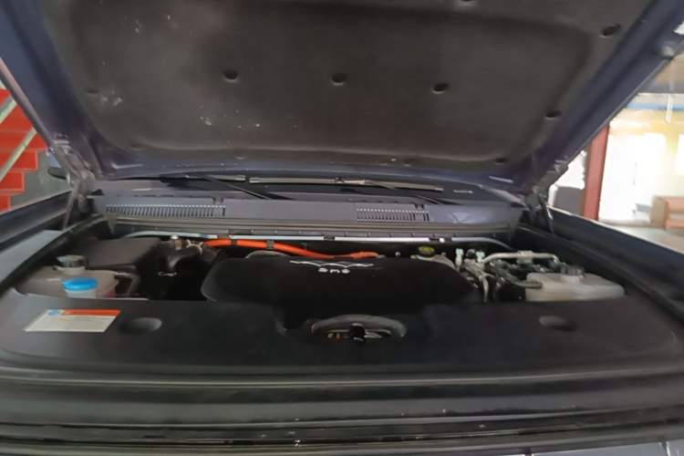 Used Formula Leopard 5 2023 Cloud Ride Flagship Edition Engine Bay