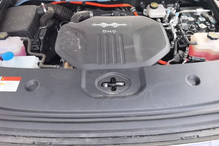 Used Formula Leopard 5 2023 Navigator Edition Engine Bay