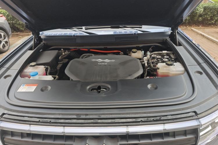 Used Formula Leopard 5 2023 Cloud Ride Flagship Edition Engine Bay