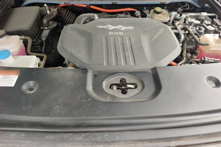 Used Formula Leopard 5 2023 Cloud Ride Flagship Edition Engine Bay
