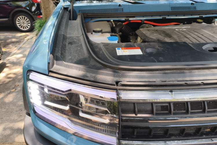 Used Formula Leopard 5 2023 Navigator Edition Engine Bay Right