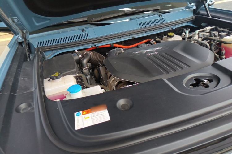 Used Formula Leopard 5 2023 Navigator Edition Engine Bay Right