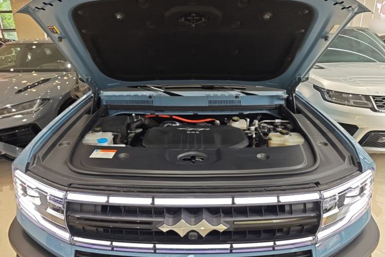 Used Formula Leopard 5 2023 Navigator Edition Engine Bay