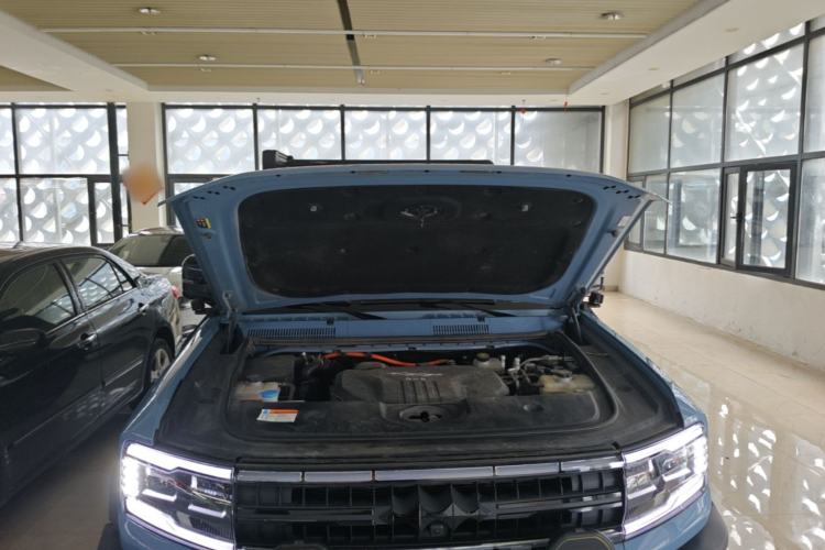 Used Formula Leopard 5 2023 Navigator Edition Engine Bay