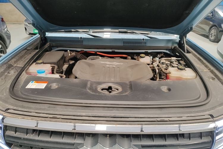 Used Formula Leopard 5 2023 Navigator Edition Engine Bay