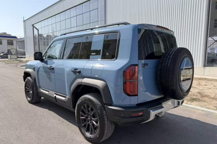 Used Formula Leopard 5 2023 Navigator Edition Exterior 3