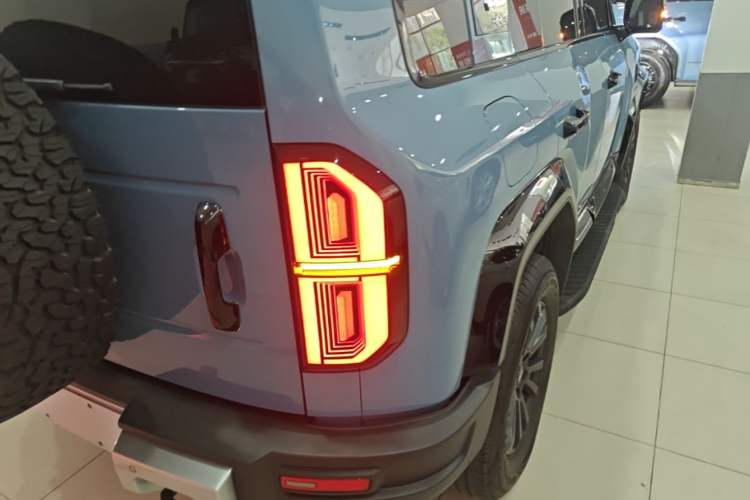 Used Formula Leopard 5 2023 Navigator Edition Exterior 3