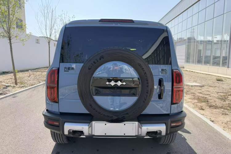 Used Formula Leopard 5 2023 Navigator Edition Exterior 4