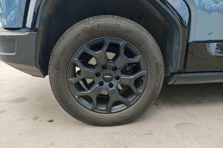 Used Formula Leopard 5 2023 Cloud Ride Flagship Edition Exterior 5